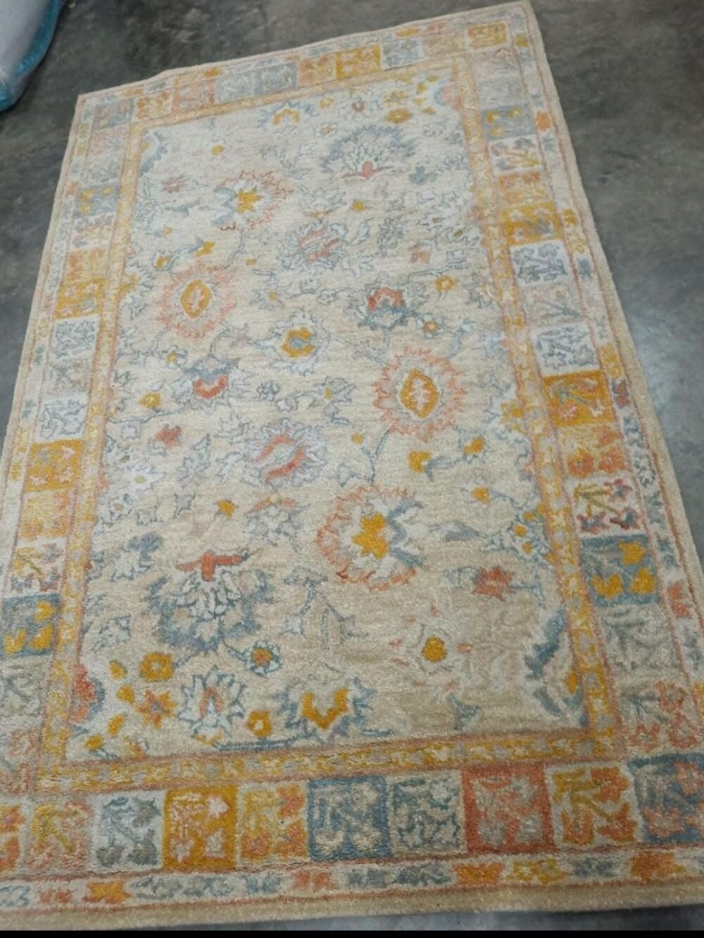 Hand Tufted Rugs (Blended Wool) 5*8 in Size