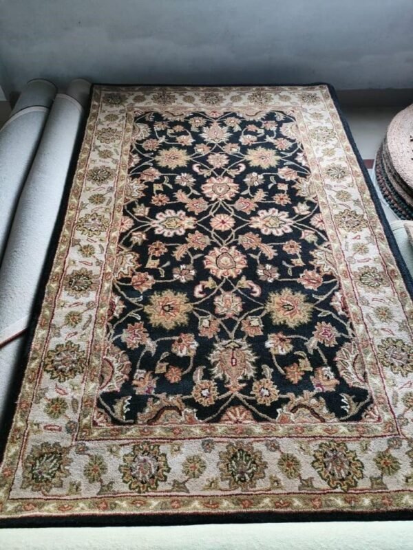 Hand Tufted Rugs (New Zealand Wool)  5*8 in Size