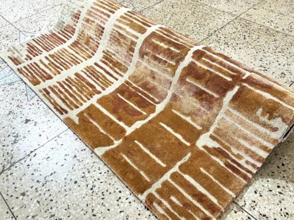 IMG-20240907-WA0016.jpg HAND TUFTED