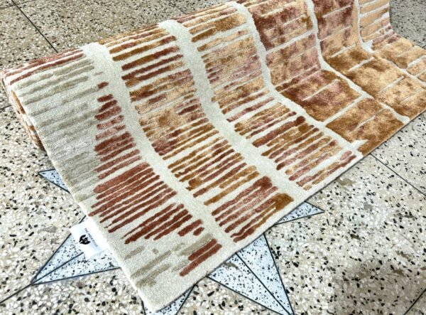 IMG-20240907-WA0017.jpg HAND TUFTED