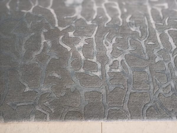 WhatsApp-Image-2025-02-07-at-13.48.19_74e3a941.jpg Shilpa Dhara Grey Path Rug