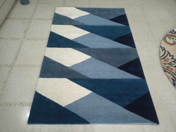 Hand Tufted Rugs (New Zealand Wool)  5*8 in Size