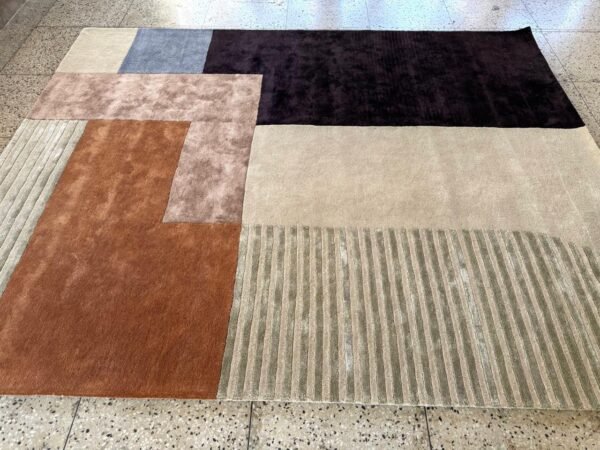 WhatsApp-Image-2025-02-14-at-18.47.38_66680293.jpg HAND TUFTED