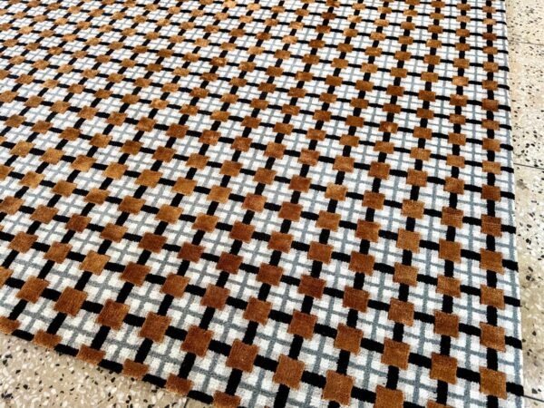 WhatsApp-Image-2025-02-14-at-18.47.38_8b8a9cb6.jpg Hand Knotted Carpet