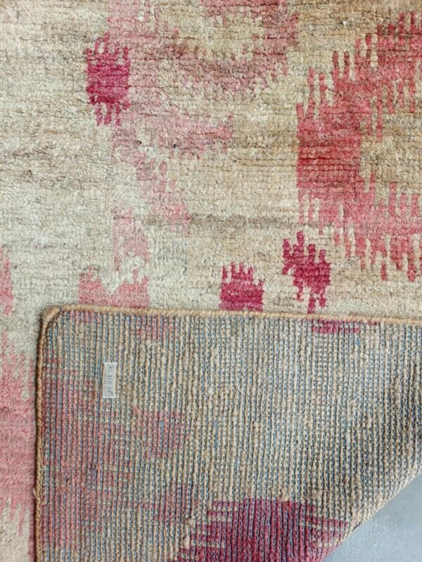 Nayantara Gul-Ikat Hand-Knotted Jute Rug