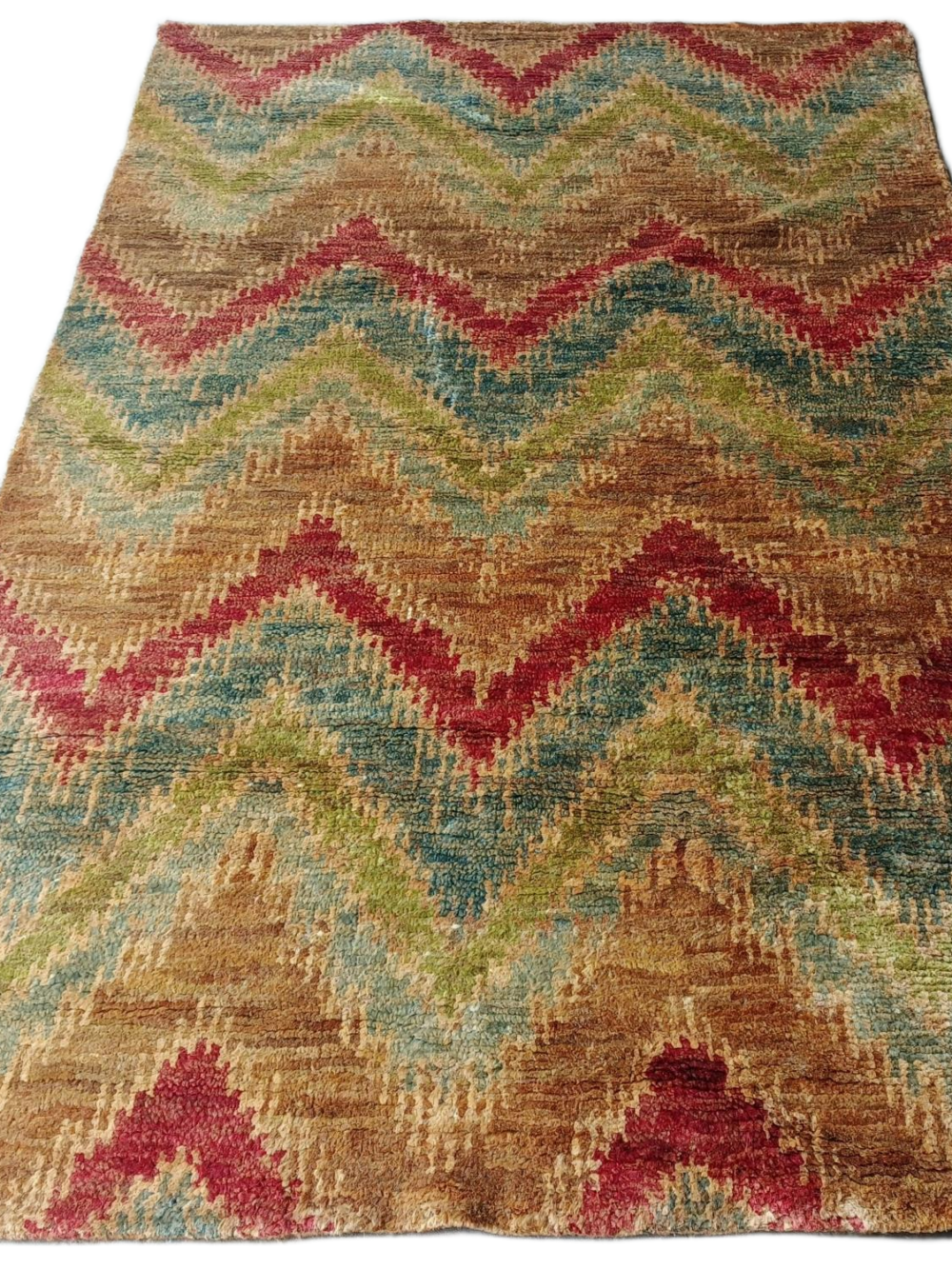 Vanyarekha Hand-Knotted Jute Chevron Rug