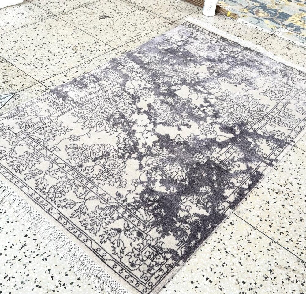 Ashloom Fade Hand-Knotted Rug