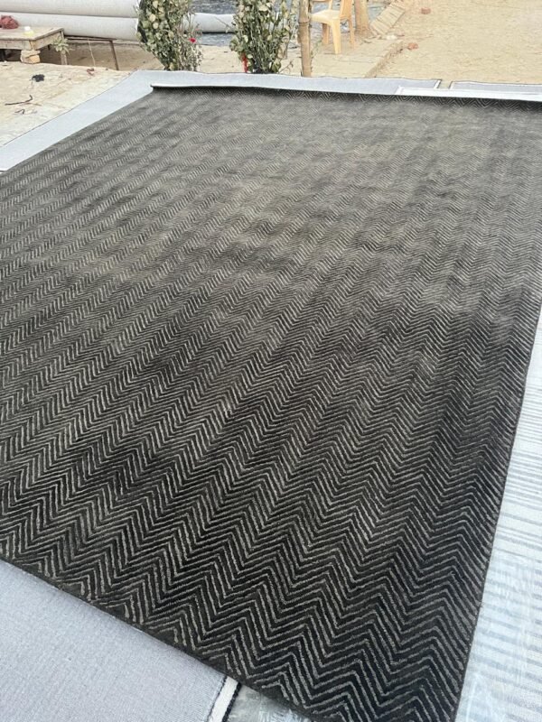 1 Chevron Field Hand-Tufted Rugs