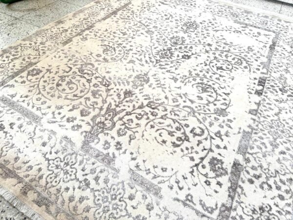 IvoryKashi Heritage Hand-Knotted Rug