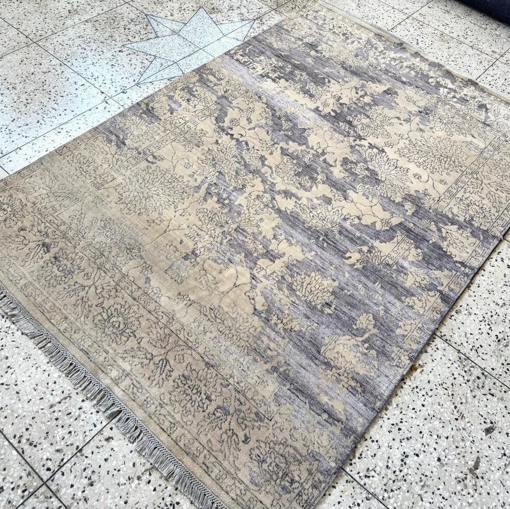 Ashara Heritage Hand-Knotted Rug