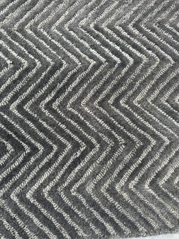 48 (1) Chevron Field Hand-Tufted Rugs