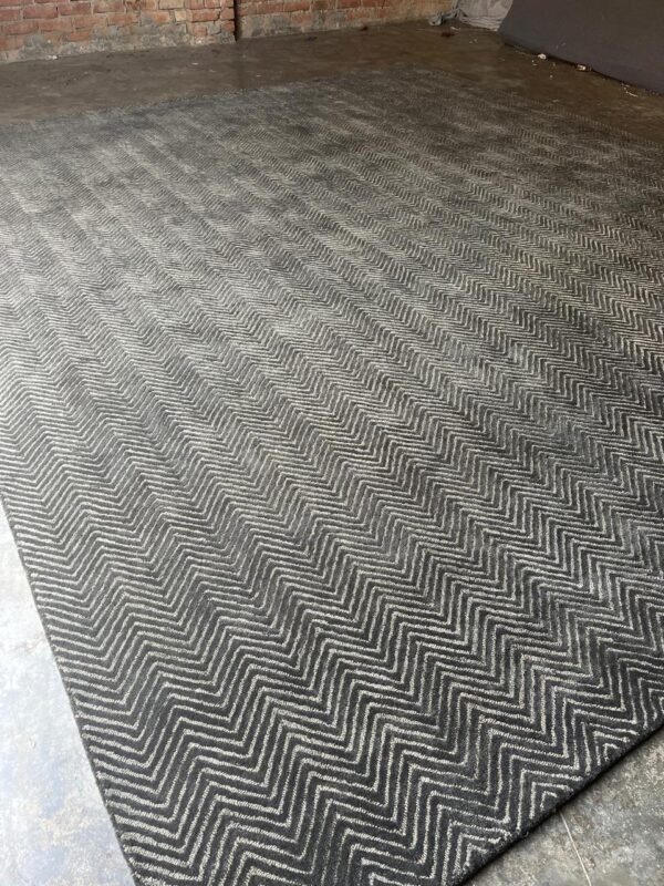 48 (7) Chevron Field Hand-Tufted Rugs