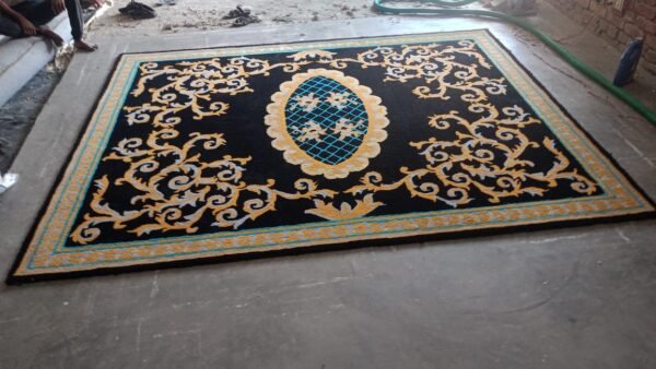 Ornate Crest Panel Hand-Tufted Rugs