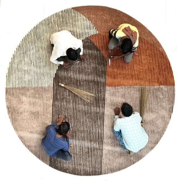 66 (1) Terra Arc Hand-Tufted Rug